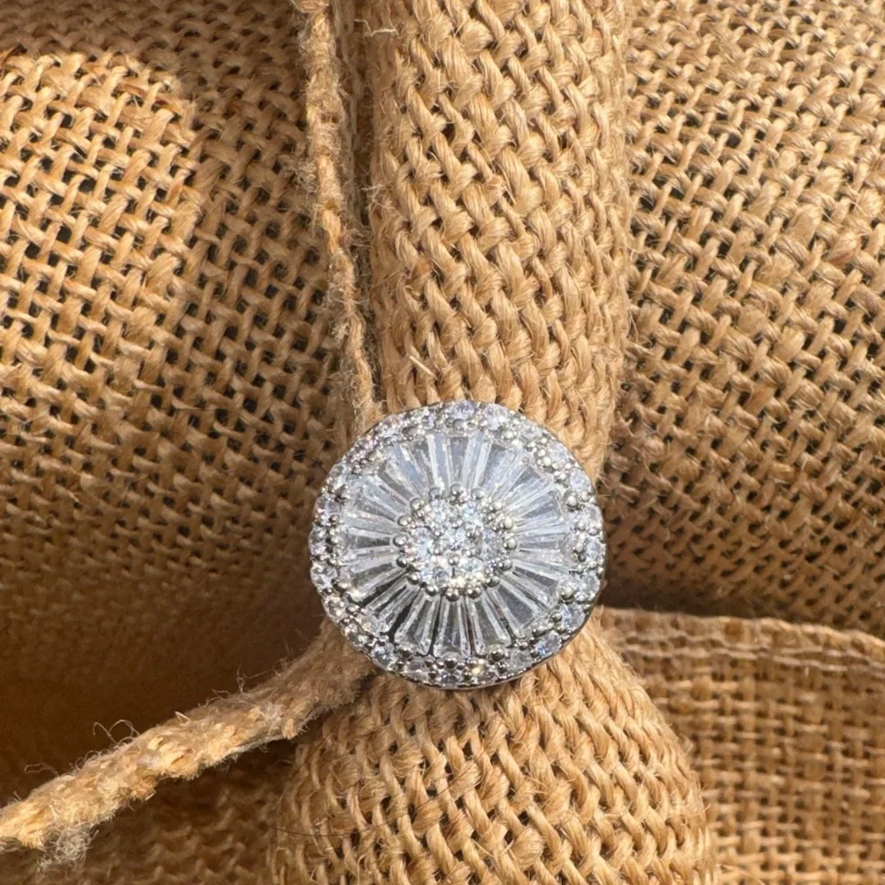 Sterling White CZ baguettes Halo Cocktail Ring Elegant sparkly size 5